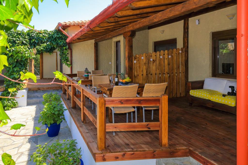 Kissos Apartments Вурвуру Экстерьер фото